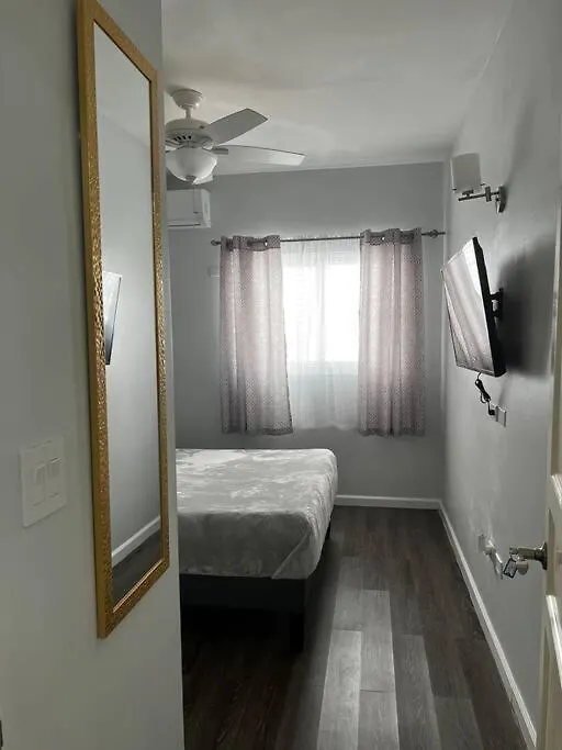 Spacious 1 Bedroom Apartment, With Pull Out Couch Koolbaai Apartment